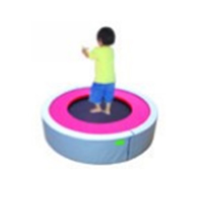 感覺統合訓練室多元秋千架運用 訓練兒童手眼協調能力