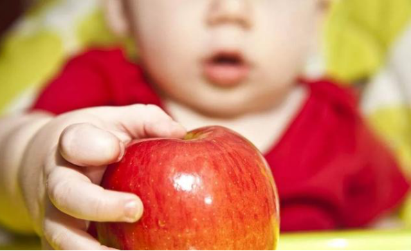 手里一個蘋果我們可以